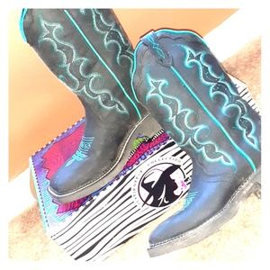 Womens size 7B square toed justin boot